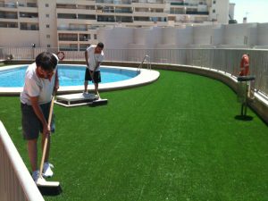 efigrass-cesped-zona-piscina